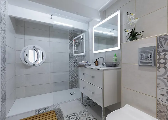 شقة Barillerie - Loft Moderne, Face Mer, Vieux-nice.