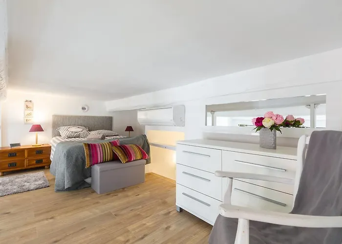 Barillerie - Loft Moderne, Face Mer, Vieux-nice. * نيس